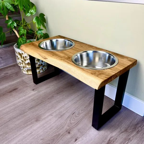 Eiche Design Futterstation mit Baumkante und Edelstahlnäpfen